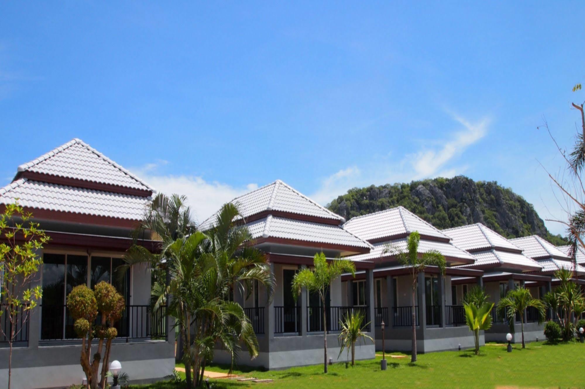 KP Mountain Beach Pran Buri Exterior foto