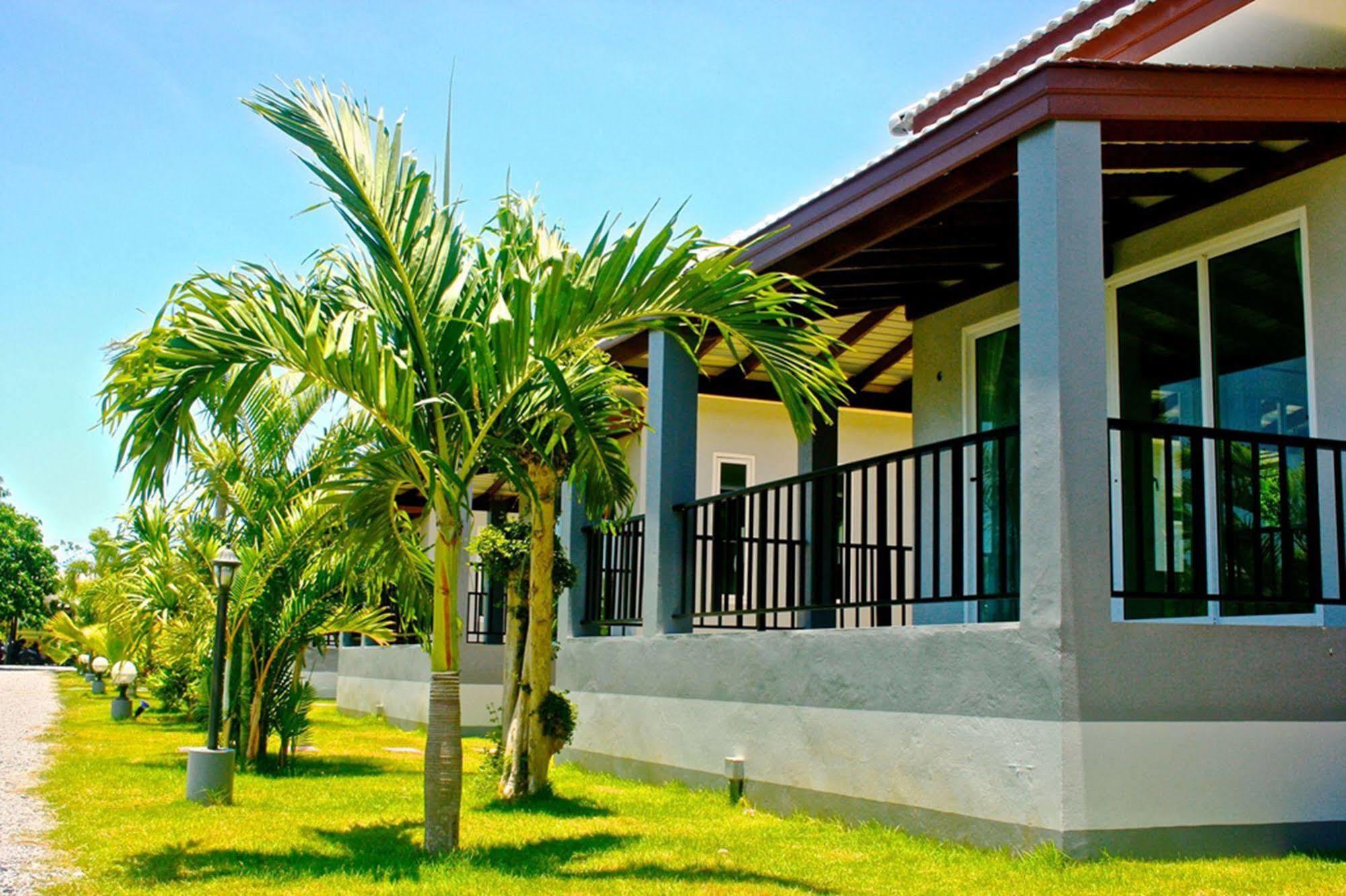 KP Mountain Beach Pran Buri Exterior foto