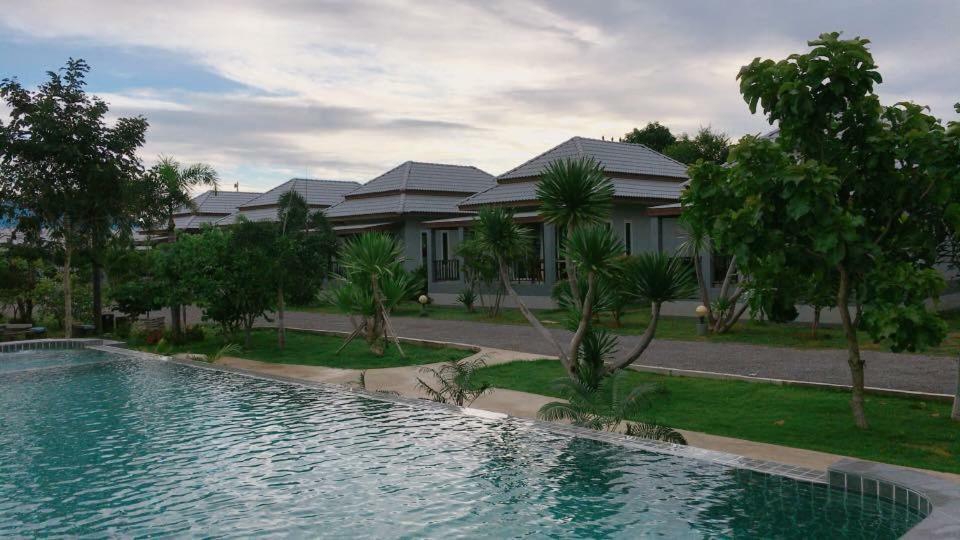 KP Mountain Beach Pran Buri Exterior foto