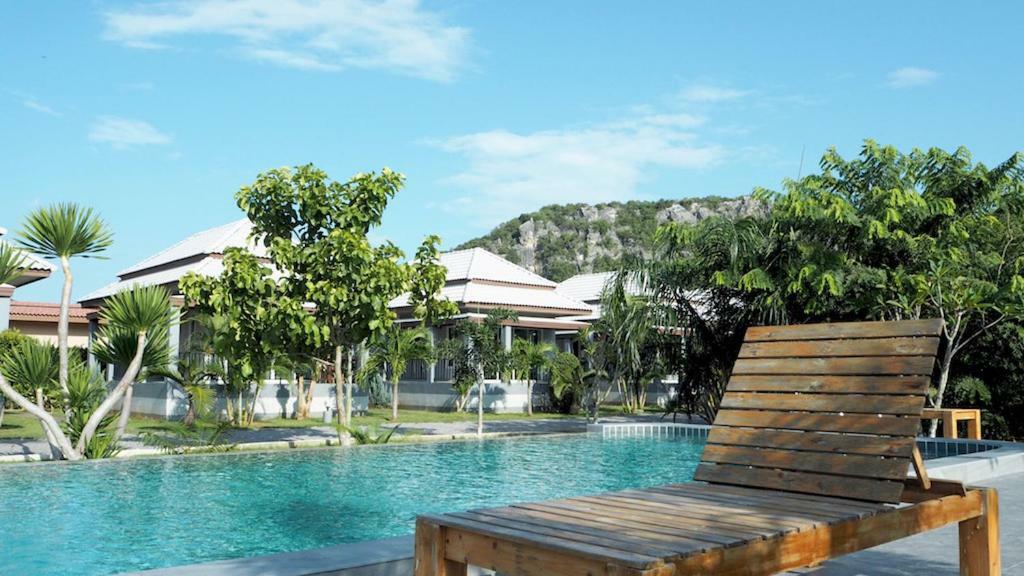 KP Mountain Beach Pran Buri Exterior foto